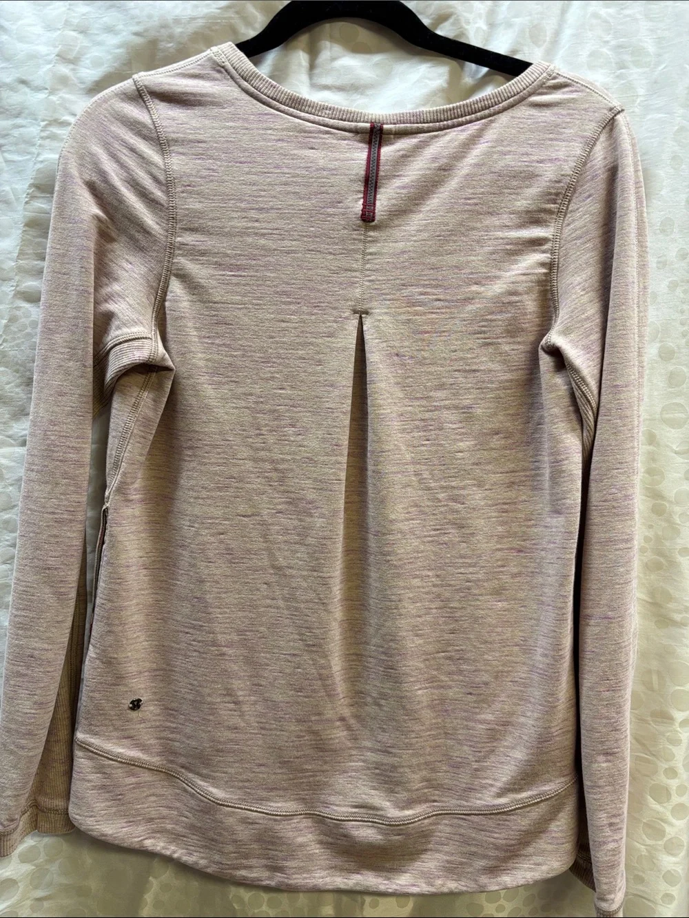10039-Lululemon Exhalation Pullover II in a heathered Marled Mojave Magenta